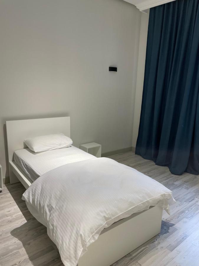 SB River Hotels Atyraū Eksteriør billede