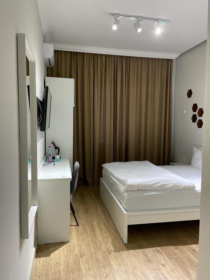 SB River Hotels Atyraū Eksteriør billede